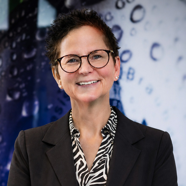 Portrait of Susanne Dienelt, Head of Human Resources