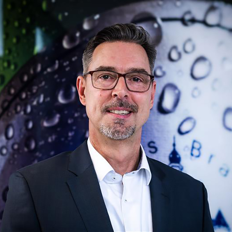 Portrait of Oliver Weyerstall, Head of  Beverage wholesale/Drinkport