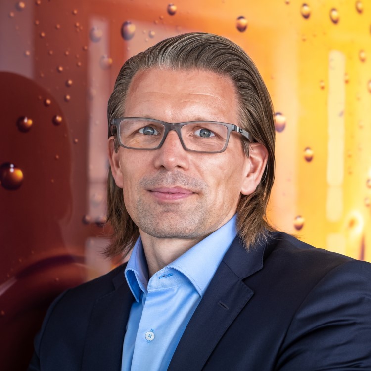 Portrait of Ralf Zimmermann, Head of Commercial services